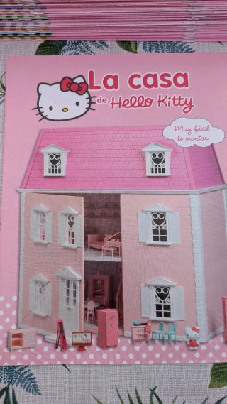 Colección revistas de HELLO KITTY