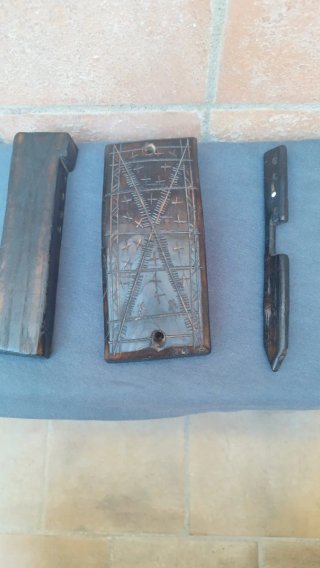 Cerradura de madera marroquí tallada