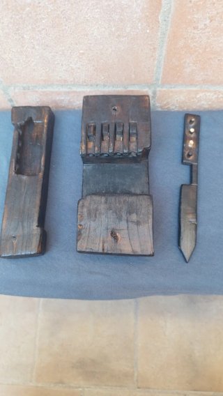 Cerradura de madera marroquí tallada