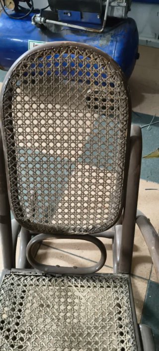 Scaffale per sedia a dondolo in legno curvato vintage