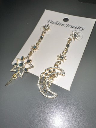 Pendientes largos de moda con estrellas y luna
