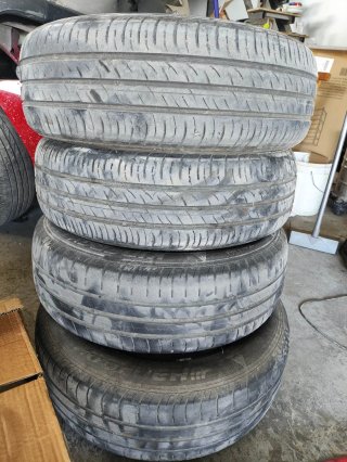 Neumático 215/65 R16 98H