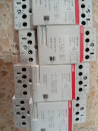 Contactores ABB ESB24-40 (4 polos)