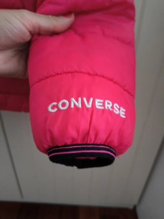 Plumífero Converse rosa. Talla 8/10 años.