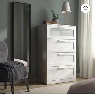 Cómoda alta de madera