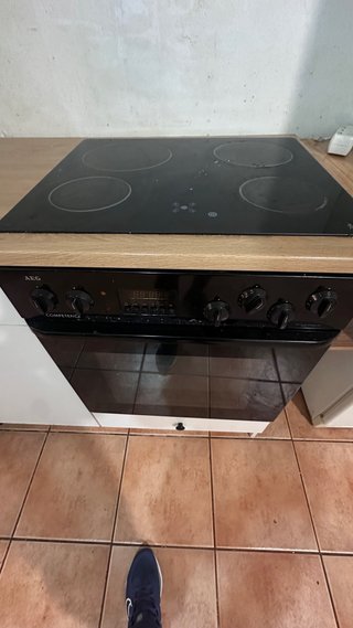 Cocina AEG negra