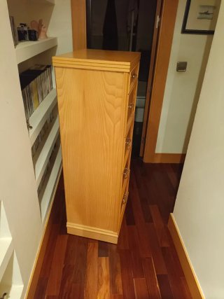 Cajonera alta de madera