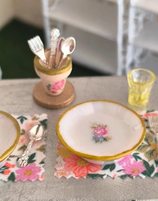 Conjunto vajilla casa muñecas floral
