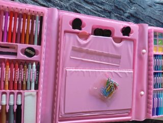 Estuche de pintura infantil