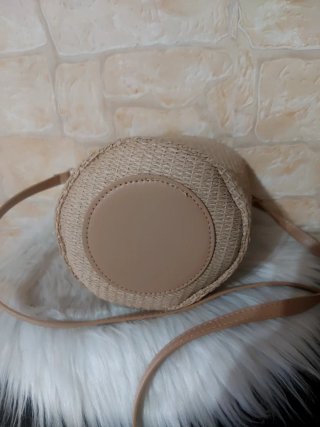 Bolso de rafia estilo cubo