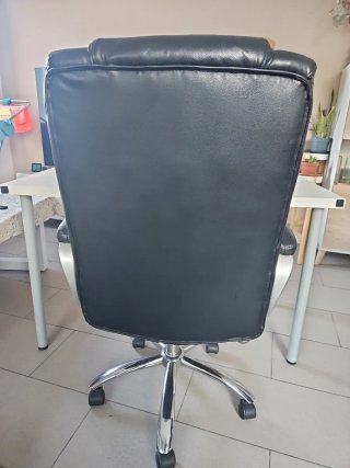 Silla oficina + escritorio blanco
