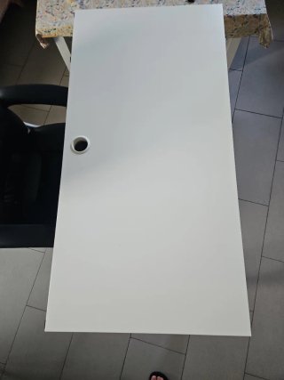 Silla oficina + escritorio blanco
