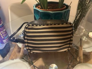 Bolso Bimba y Lola rayas beige y negro
