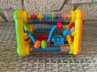 Triángulo de actividades para bebé