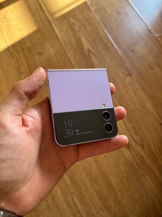 Samsung Galaxy Z Flip 4 Viola