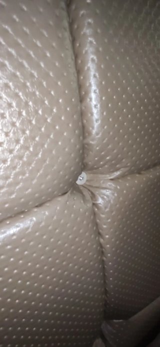 Cabecero tapizado beige con Swarovski