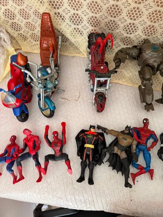 Lote 17 figuras Spiderman y Marvel