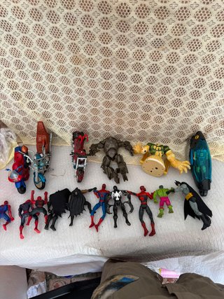 Lote 17 figuras Spiderman y Marvel