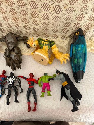 Lote 17 figuras Spiderman y Marvel