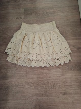 Falda Zara bordada beige