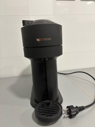 Cafetera Nespresso Vertuo Negra