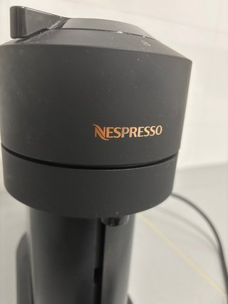 Cafetera Nespresso Vertuo Negra
