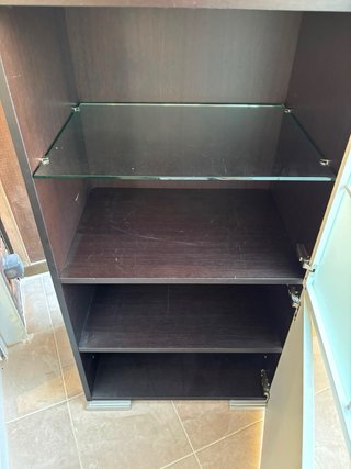 Vitrina IKEA madera y cristal
