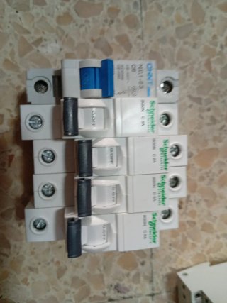 Disyuntor 1 polo 6A Schneider CHNT