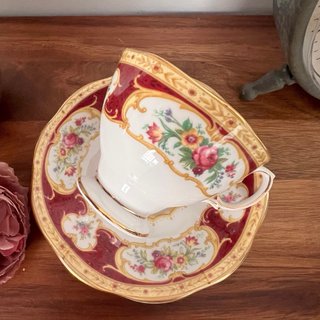 Taza y plato Royal Albert Lady Hamilton porcelana