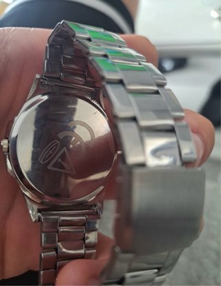 Reloj Clásico Elegante Plata y Blanco