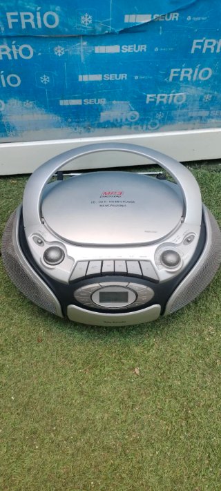Radio-Cd y Cassette...Mx Onda...funcciona bien
