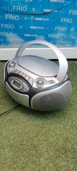 Radio-Cd y Cassette...Mx Onda...funcciona bien