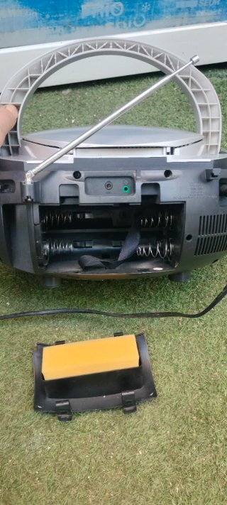 Radio-Cd y Cassette...Mx Onda...funcciona bien