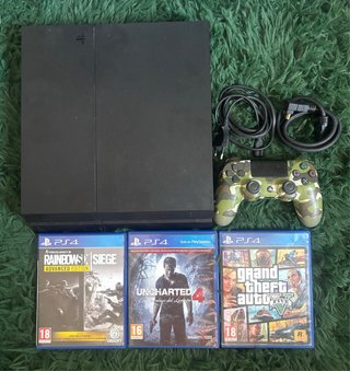 PS4 (PlayStation 4) Negra + 3 Juegos