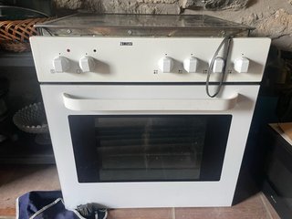 Horno y vitrocerámica Zanussi