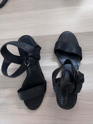 Sandalias Zara Tacón Bajo Negras Talla 37