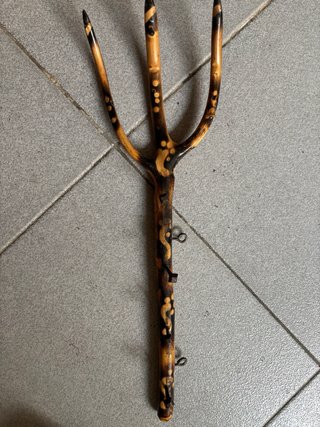 Colgador llaves horca madera rústica