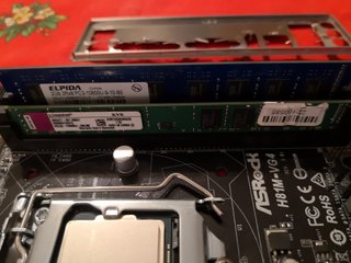 ASRock H81M-VG4 Rev. 3 Scheda Madre