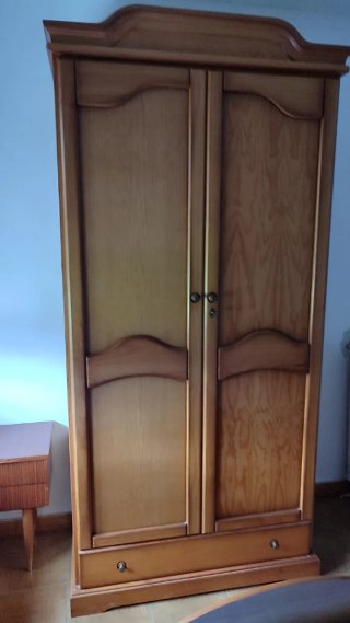 Armario de madera