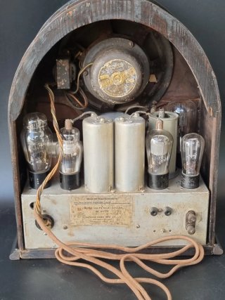 Radio Antigua de válvulas, capilla Echophone 60