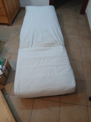 Sofá cama futón blanco