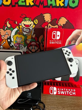 Nintendo Switch OLED Blanca COMO NUEVA con plastic