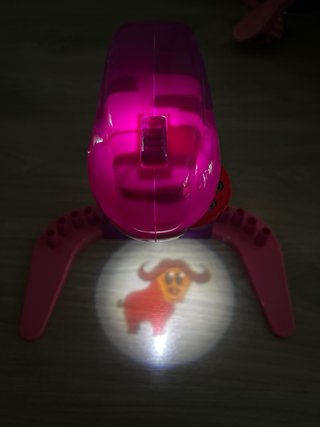 Proyector infantil y unicornio que de levanta