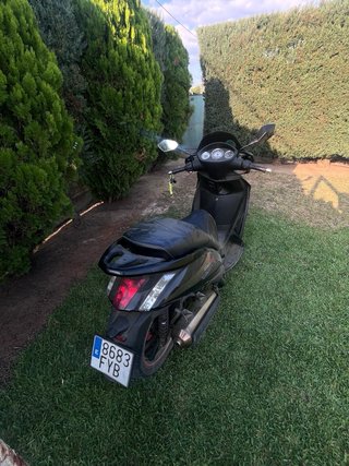 Peugeot 125cc Scooter Negra
