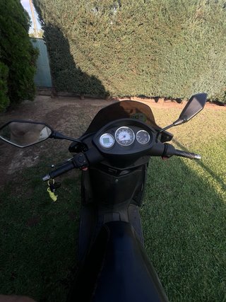 Peugeot 125cc Scooter Negra