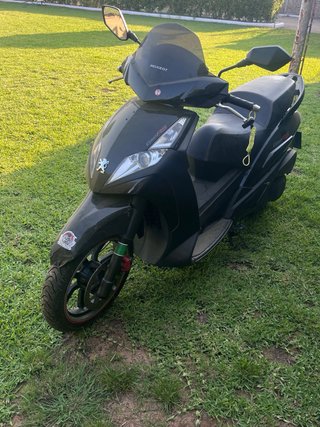 Peugeot 125cc Scooter Negra