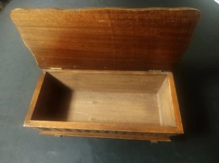 ✅ Caja de madera tallada