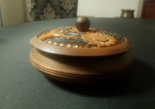✅ Caja de madera tallada