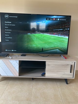 Ps4 Negro con 2 Mandos y 1 Juego