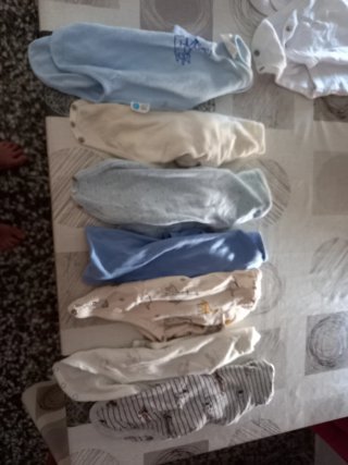 Lote bodys bebé 1 mes